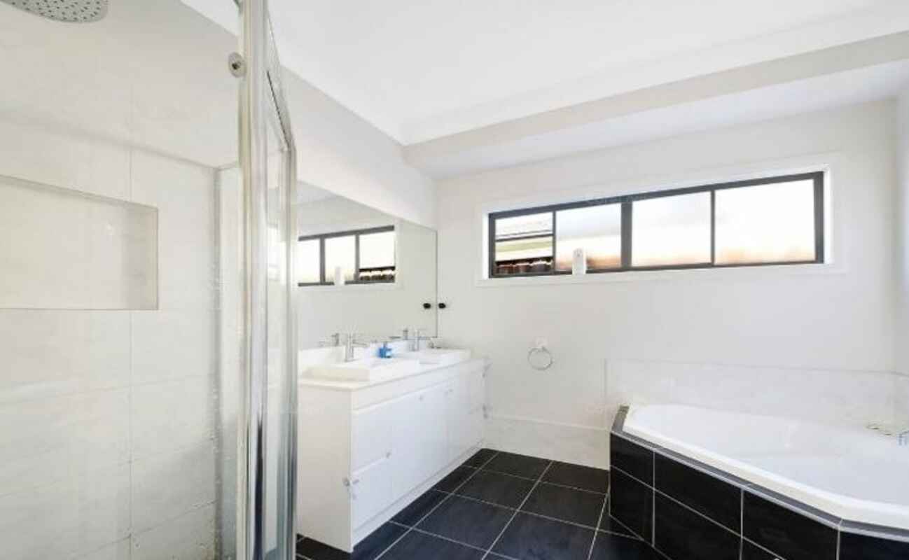 17 Pioneer Drive Carnes Hill 17 Pioneer Drive Carnes Hill