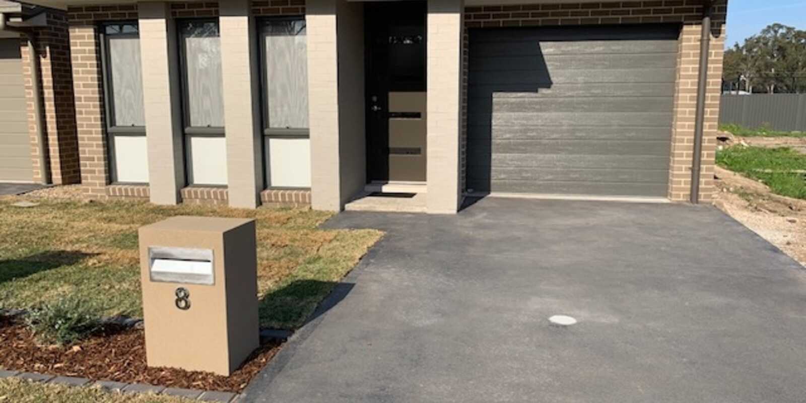 8 Contour Rd Austral