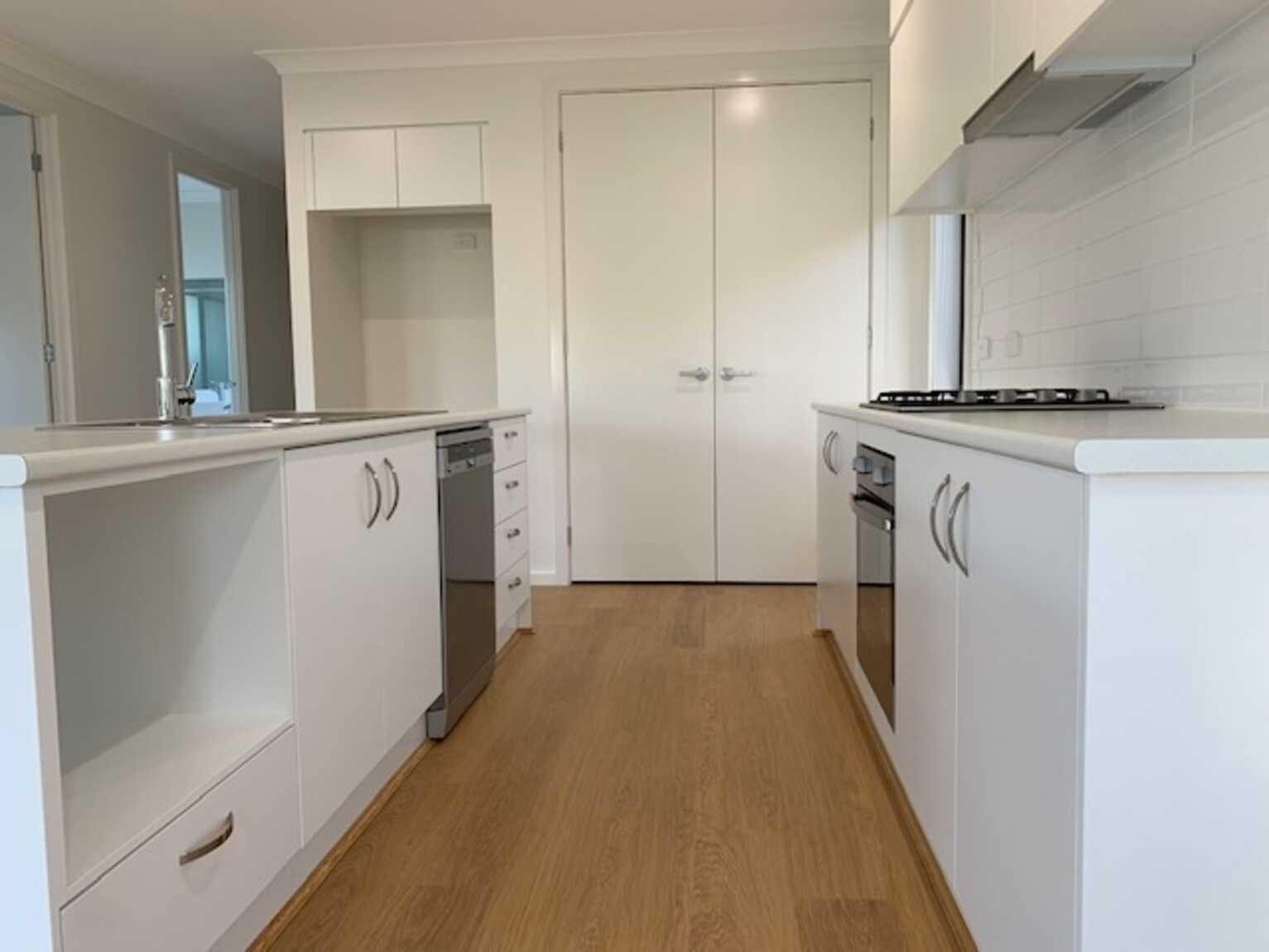 8 Contour Rd Austral