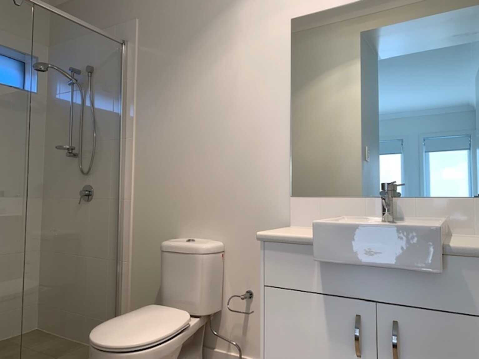 8 Contour Rd Austral