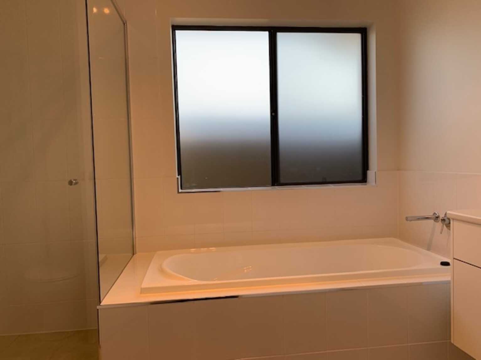 8 Contour Rd Austral