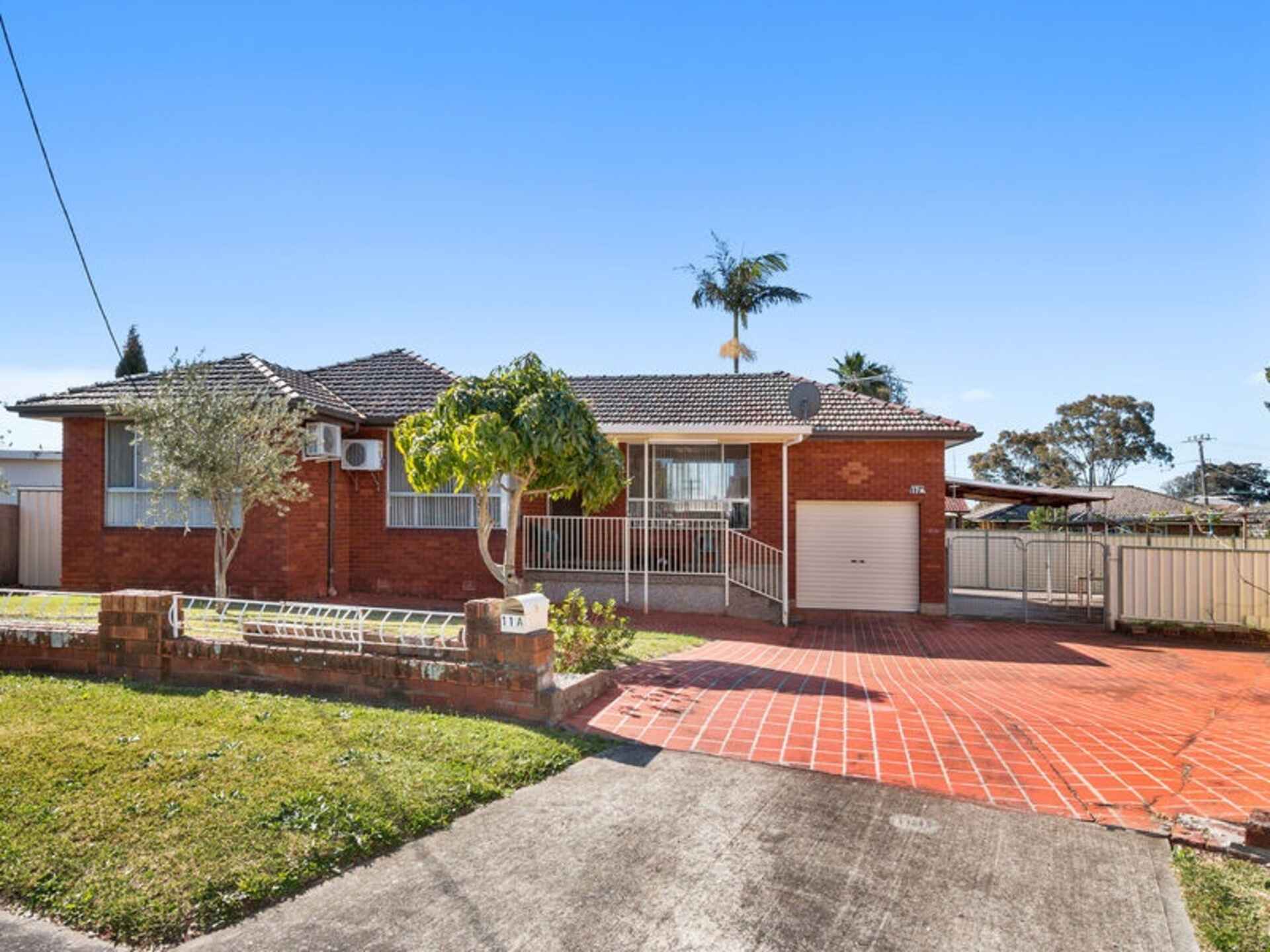11a Julianne Place Canley Heights