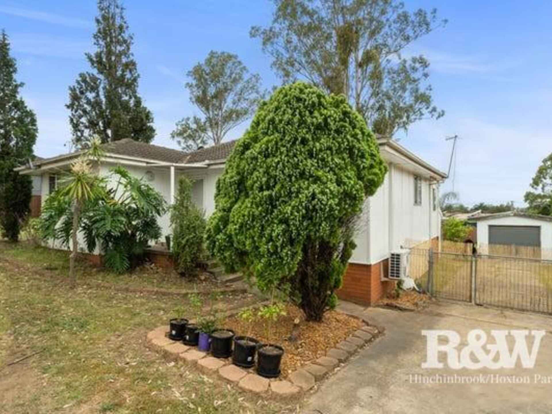 150 Hill Road Lurnea