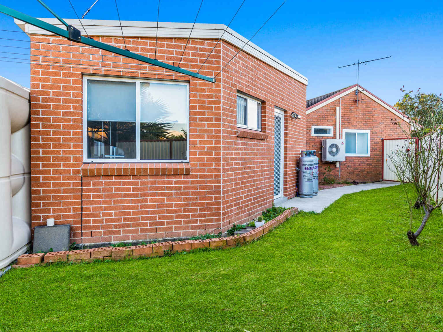 15a Byron Bay Close Hoxton Park