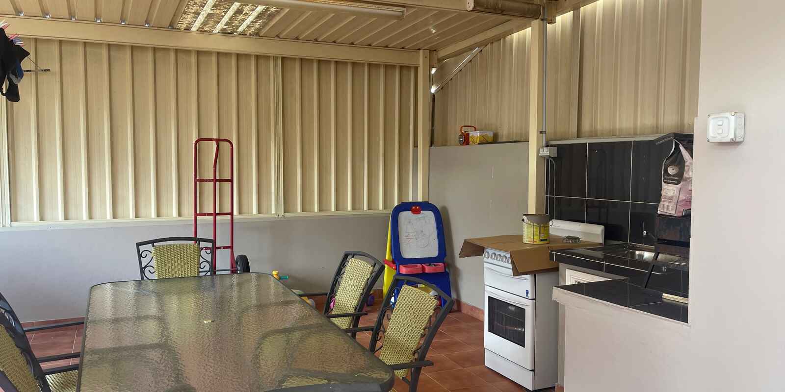 13 Dunalley St West Hoxton