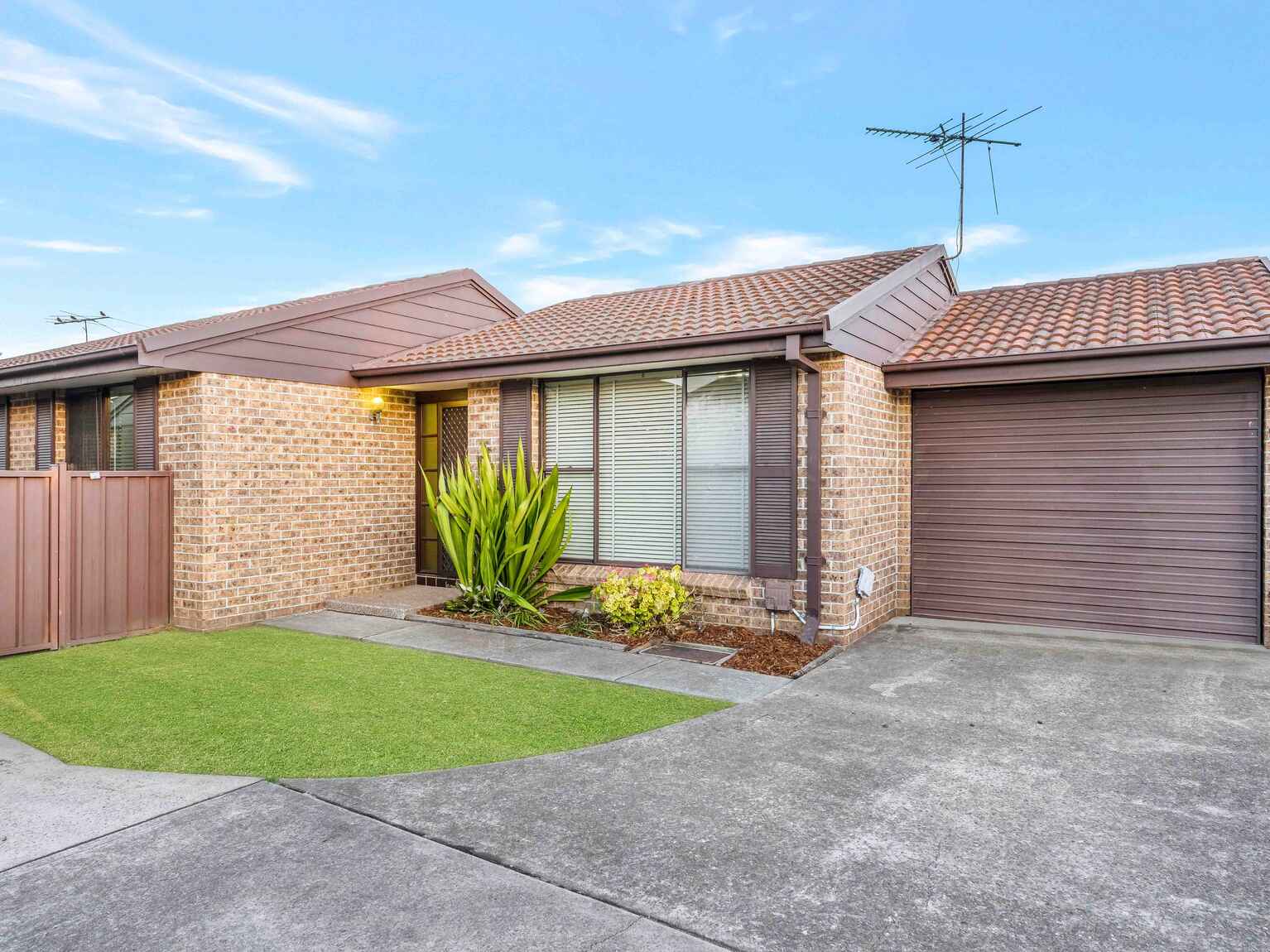 16/28 Coolaroo Cres Lurnea