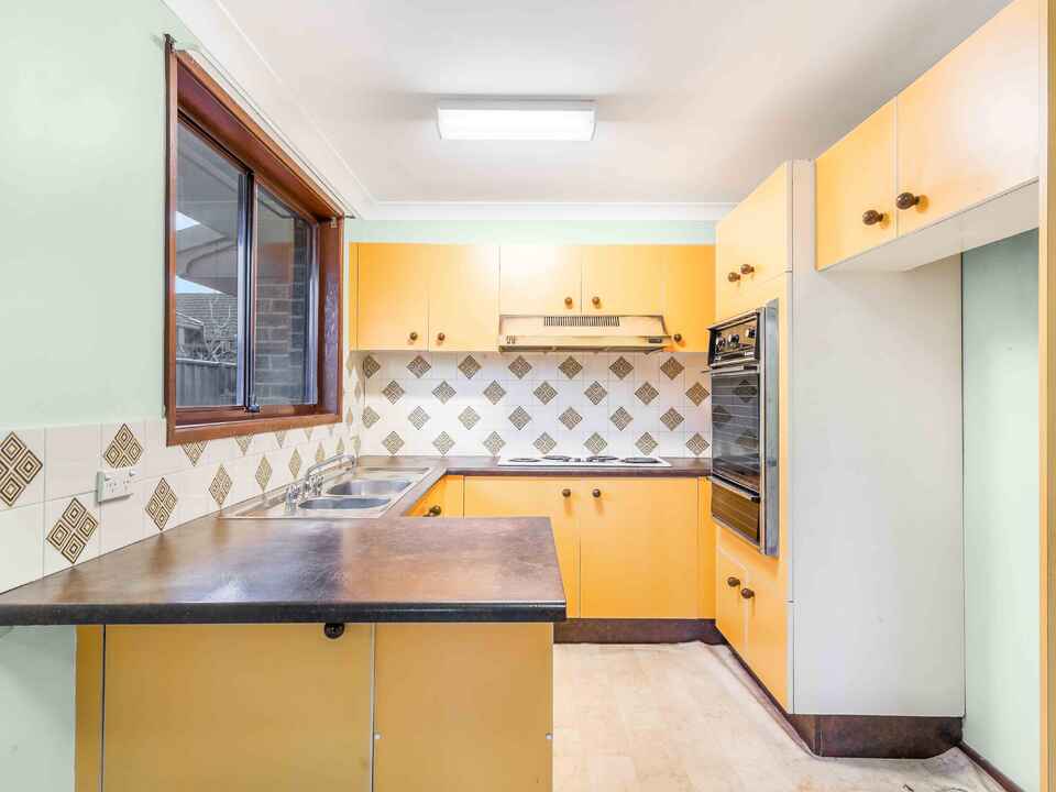 16/28 Coolaroo Cres Lurnea