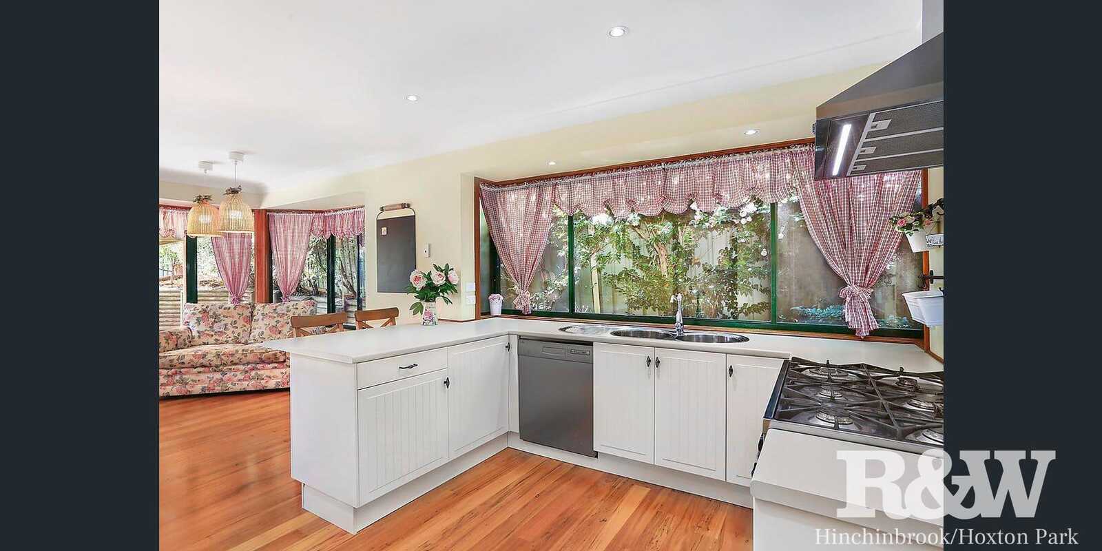 12 Packenham Place Mount Annan 12 Packenham Place Mount Annan