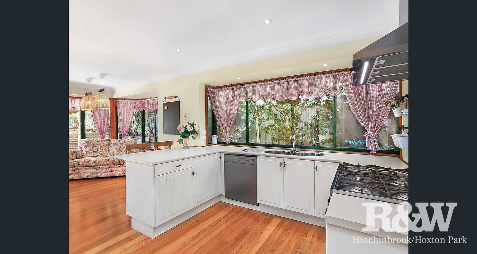 12 Packenham Place Mount Annan 12 Packenham Place Mount Annan