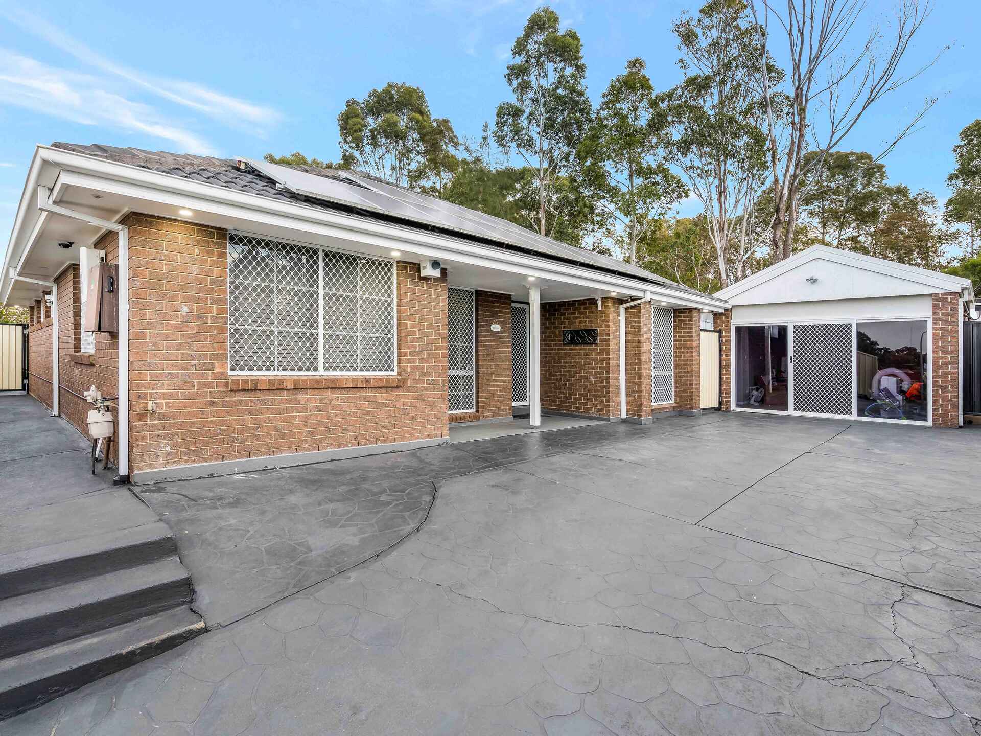 15 Milparinka Close Hoxton Park