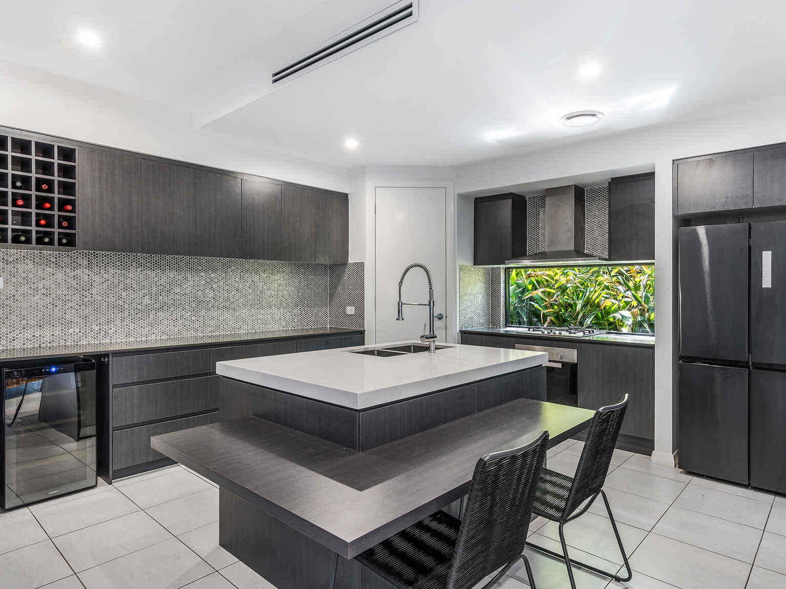 32 Gibbs Crescent Catherine Field