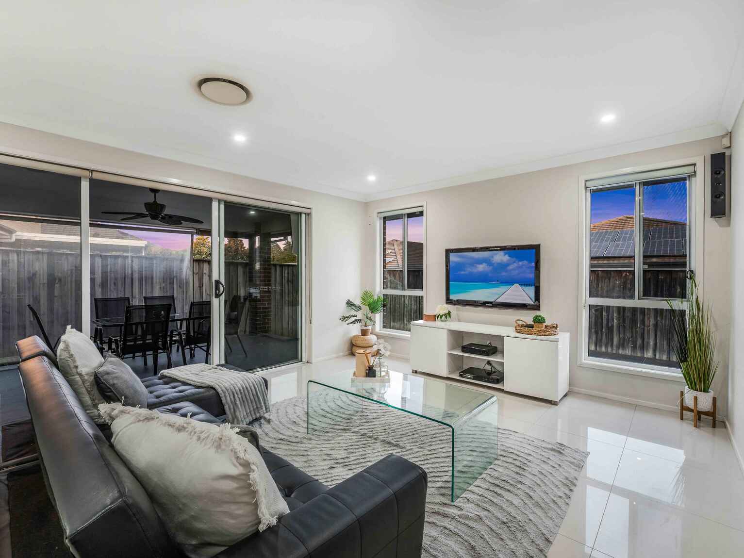 166 Rosedale Circuit Carnes Hill 166 Rosedale Circuit Carnes Hill