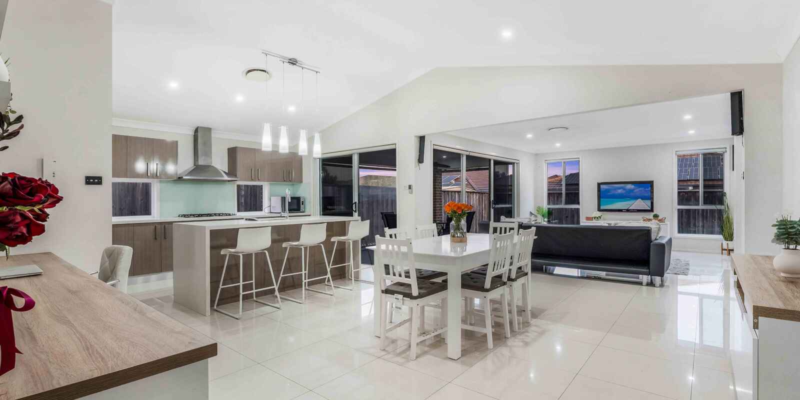 166 Rosedale Circuit Carnes Hill 166 Rosedale Circuit Carnes Hill