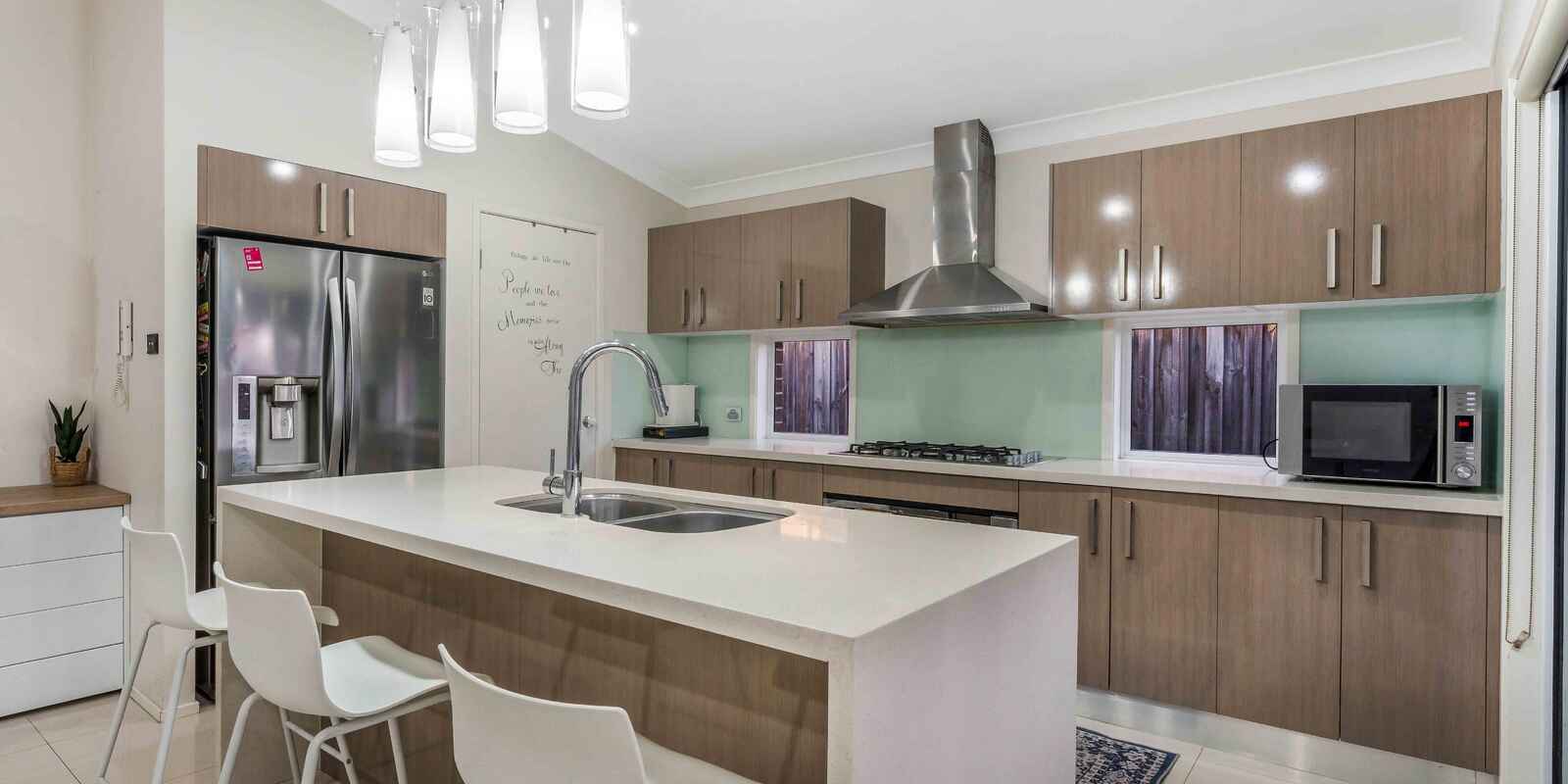 166 Rosedale Circuit Carnes Hill 166 Rosedale Circuit Carnes Hill