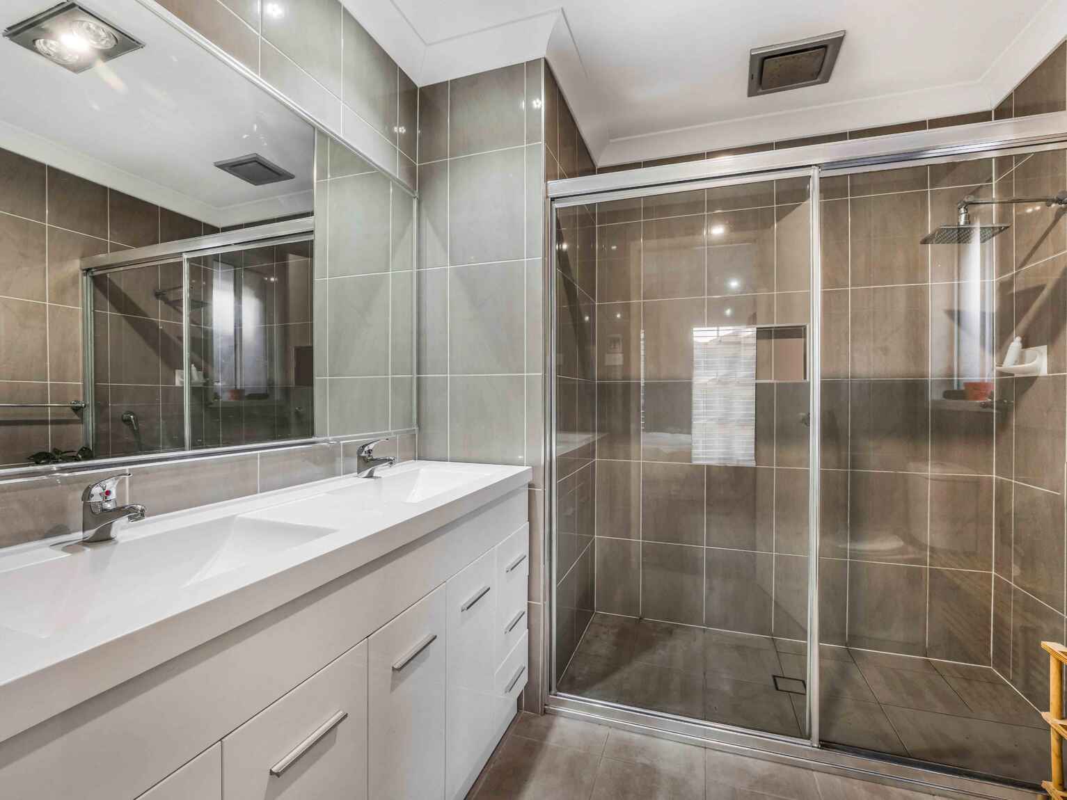 166 Rosedale Circuit Carnes Hill 166 Rosedale Circuit Carnes Hill