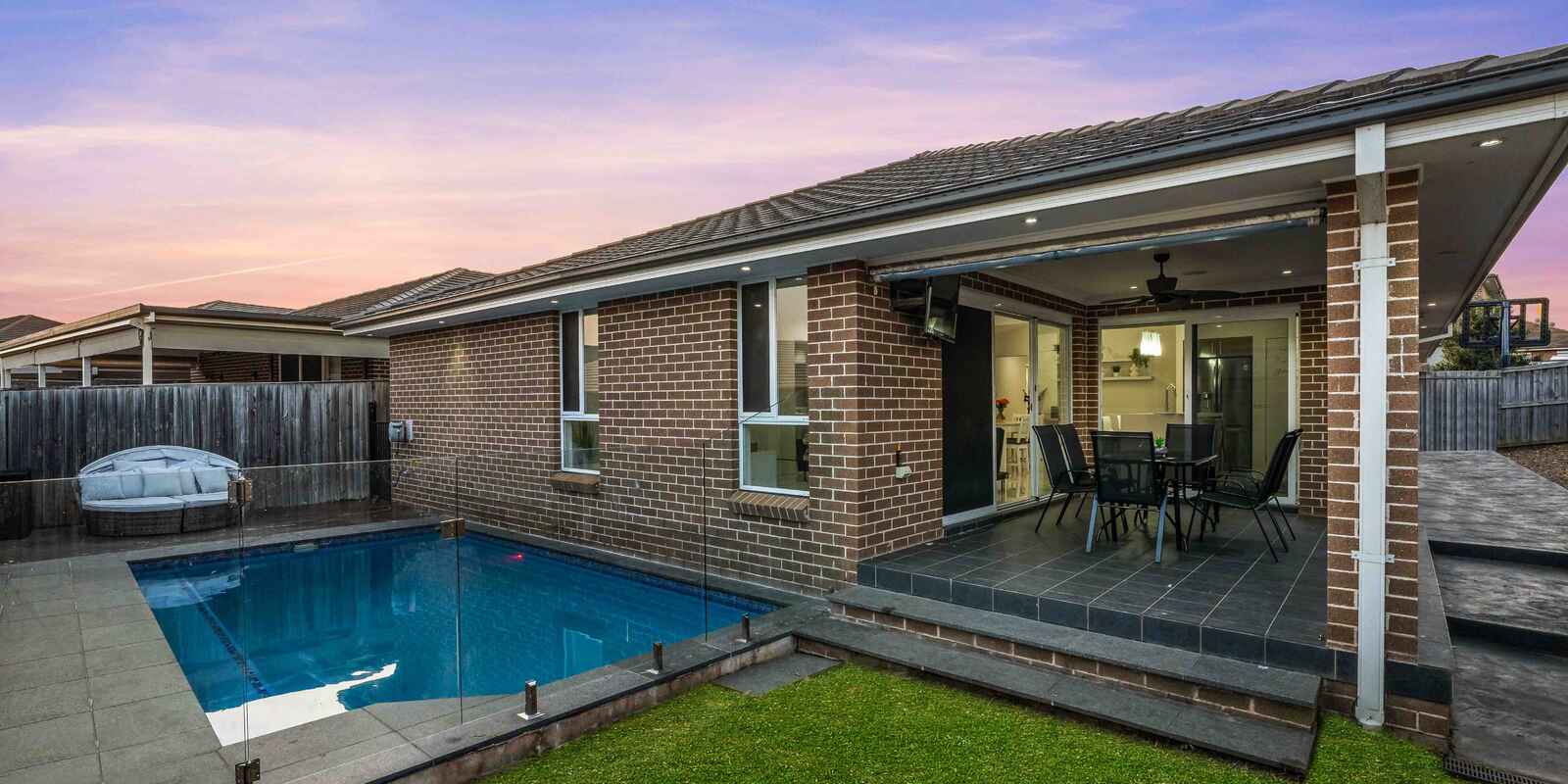 166 Rosedale Circuit Carnes Hill 166 Rosedale Circuit Carnes Hill