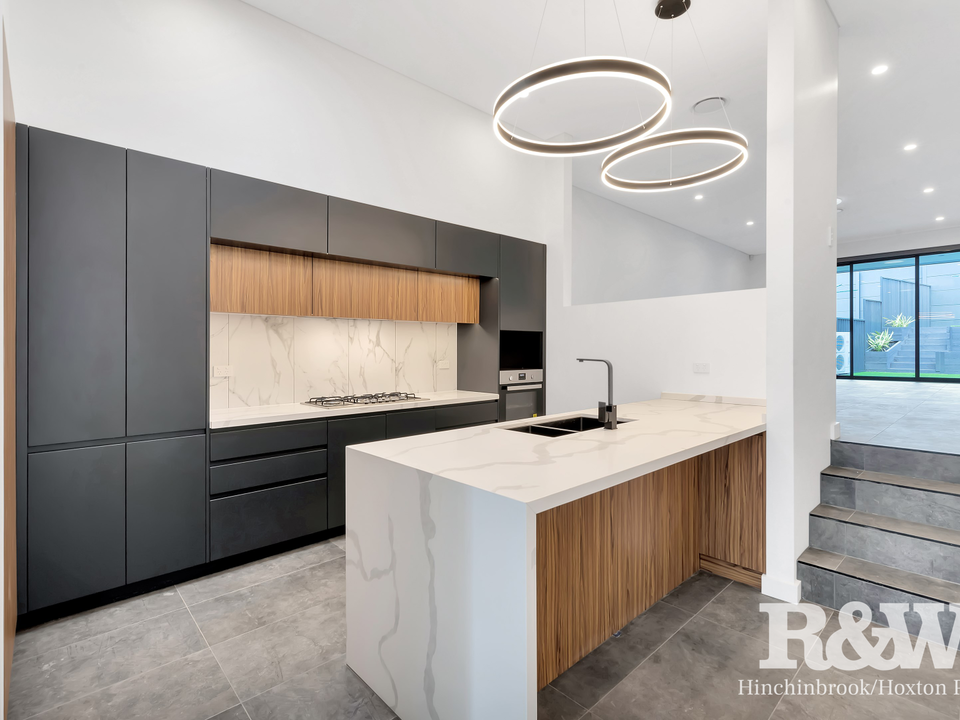 24 Kiernan Crescent Abbotsbury