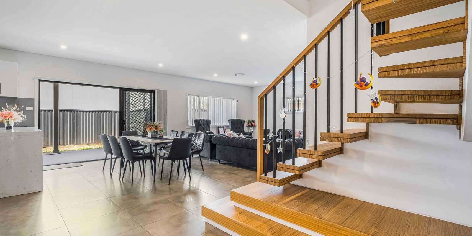 2a Warialda Way Hinchinbrook