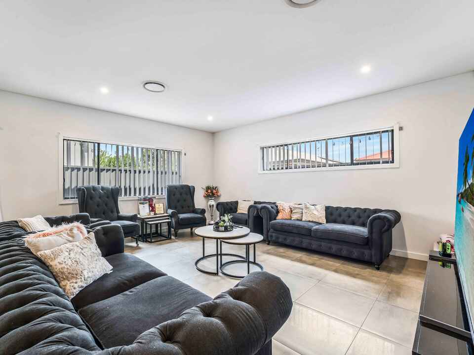 2a Warialda Way Hinchinbrook