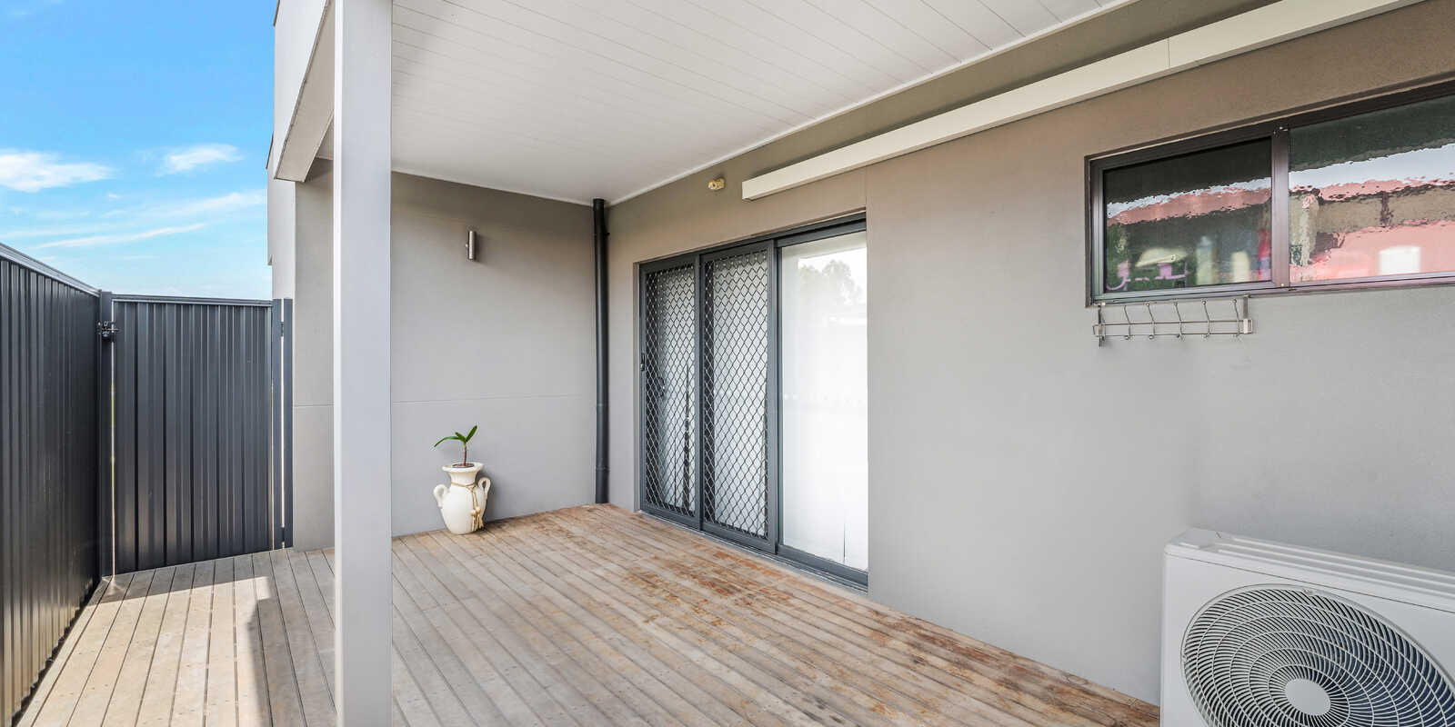 2a Warialda Way Hinchinbrook