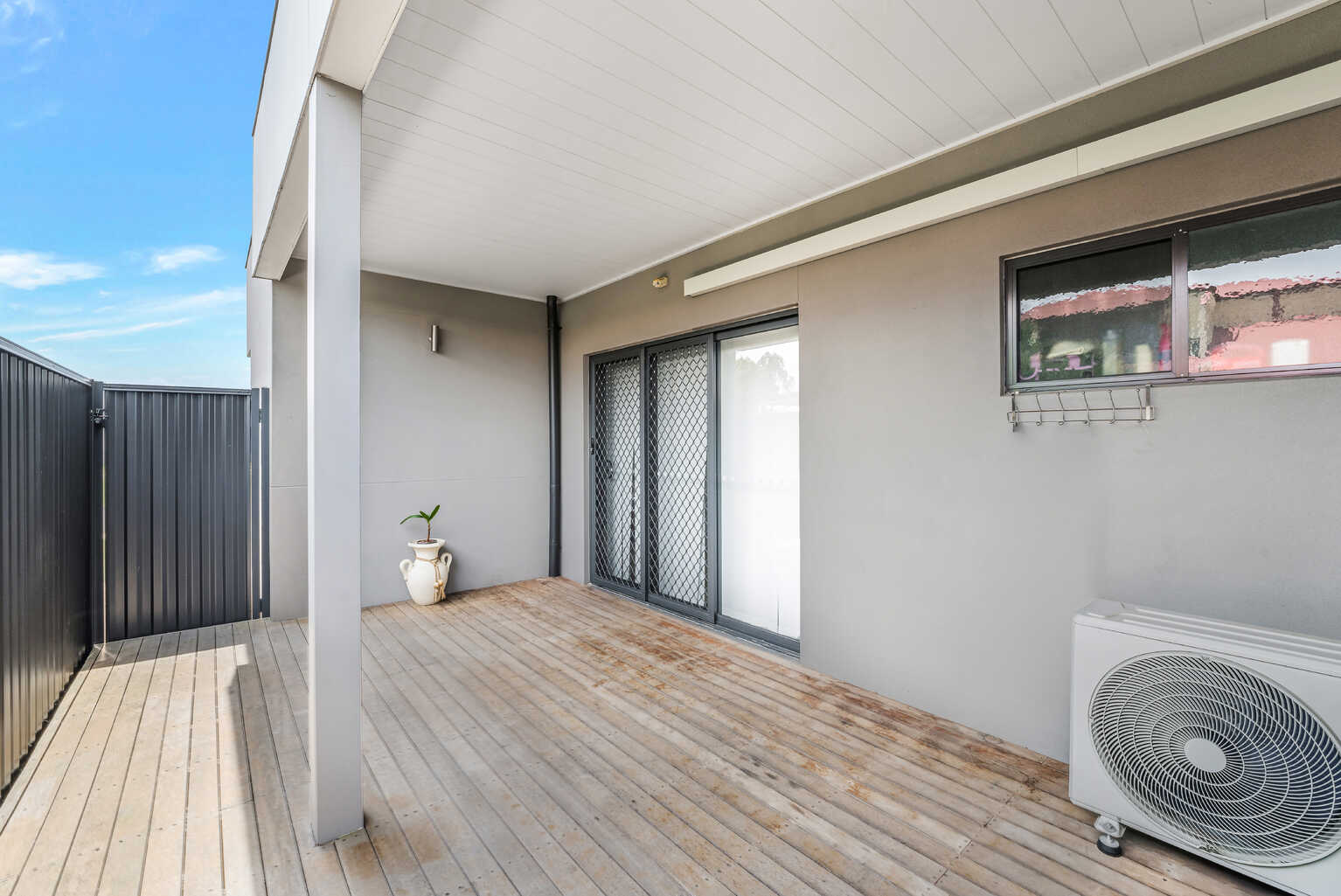 2a Warialda Way Hinchinbrook