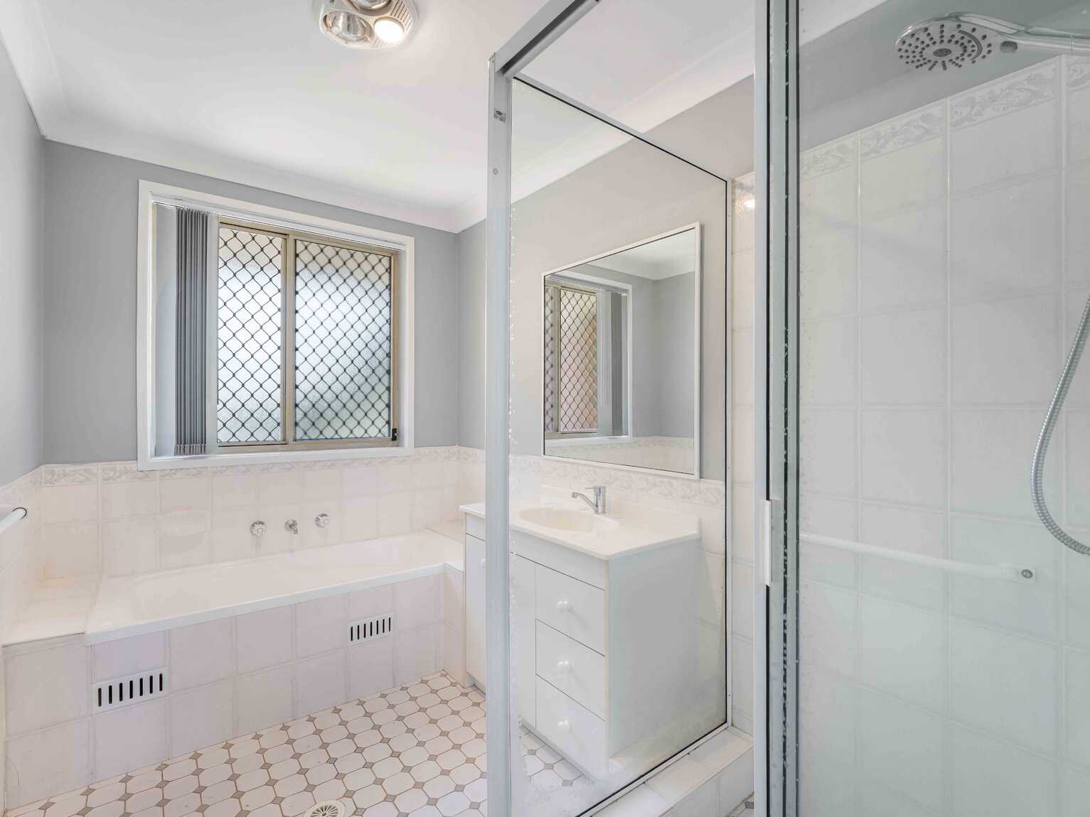 1/130 Glenfield Road Casula 1/130 Glenfield Road Casula