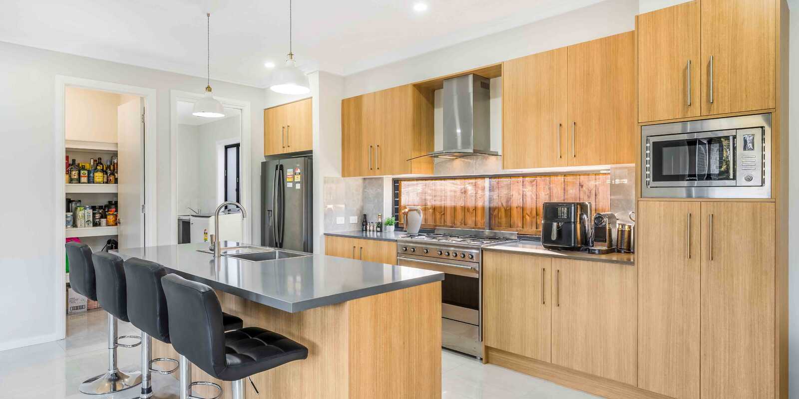 99 Rosedale Circuit Carnes Hill 99 Rosedale Circuit Carnes Hill