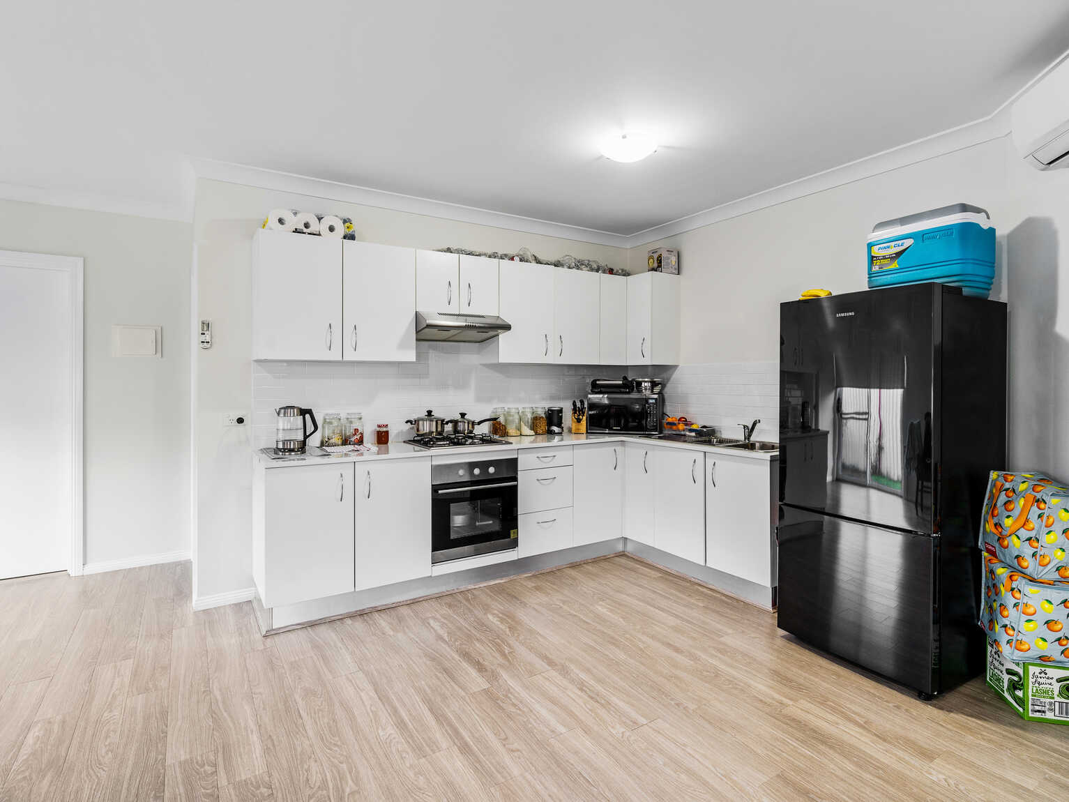 15 Byron Bay Cl Hoxton Park 15 Byron Bay Cl Hoxton Park