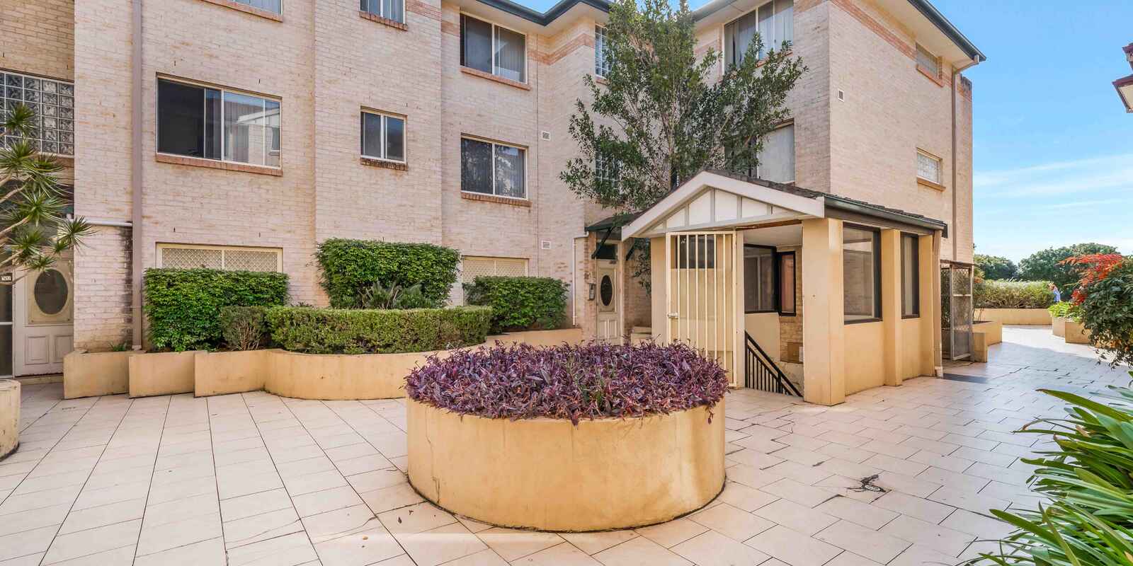 10/21-27 Amy Street Regents Park 10/21-27 Amy Street Regents Park