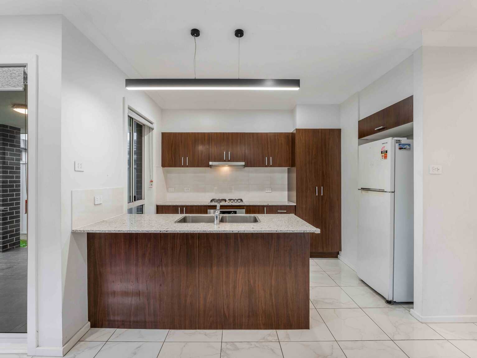 78 Tokyo Road Austral 78 Tokyo Road Austral