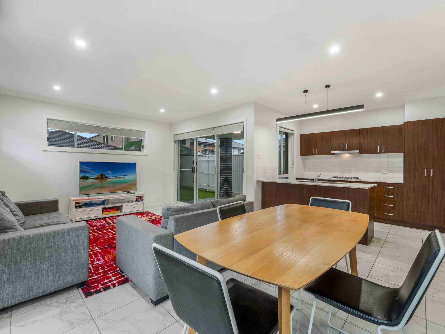 78 Tokyo Road Austral 78 Tokyo Road Austral