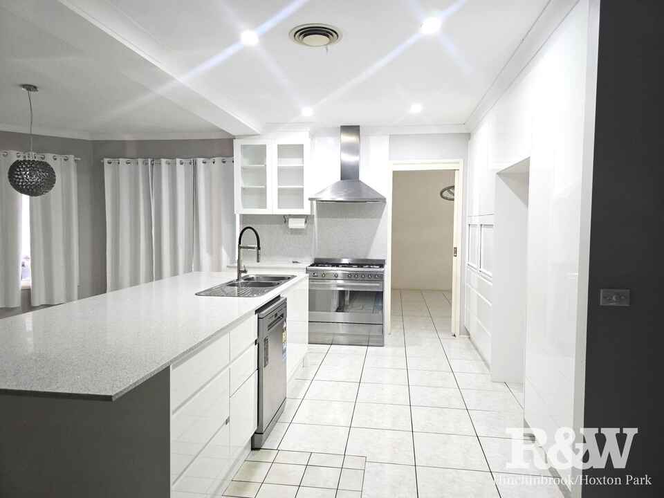 19 Inverness Circuit Cecil Hills