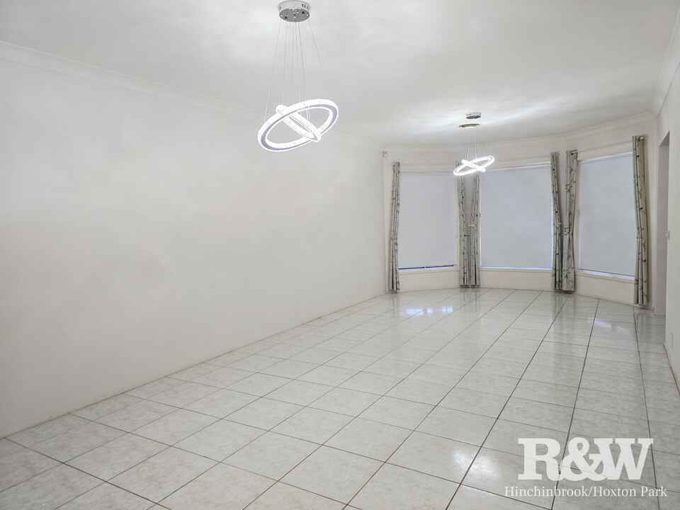 19 Inverness Circuit Cecil Hills