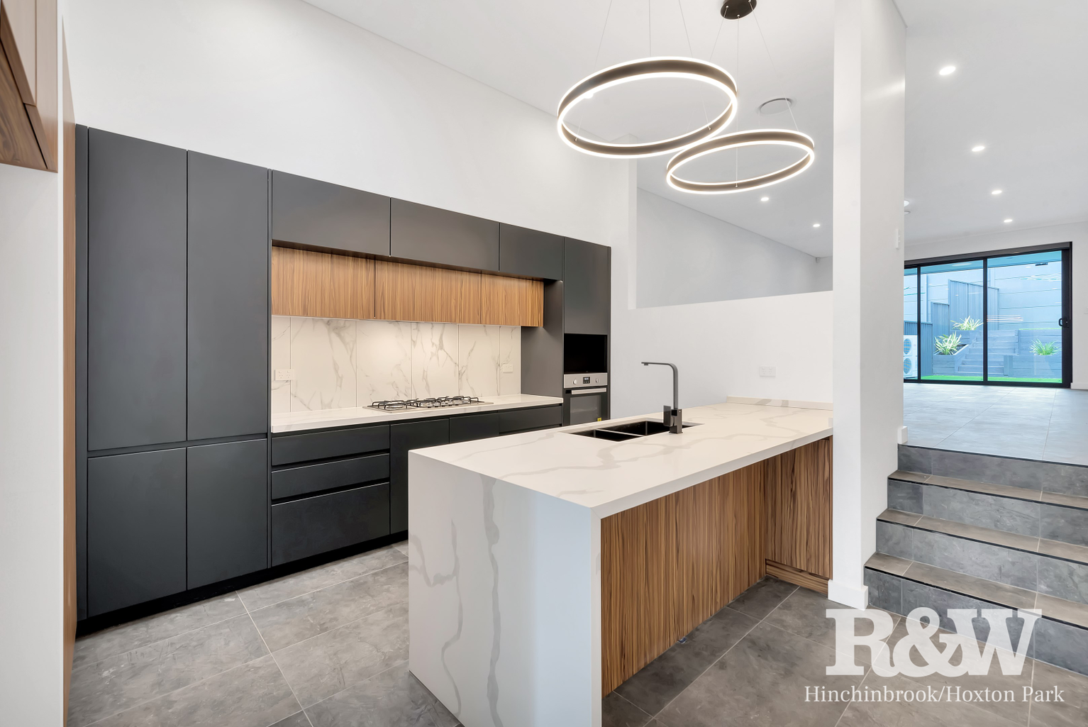 24 Kiernan Crescent Abbotsbury