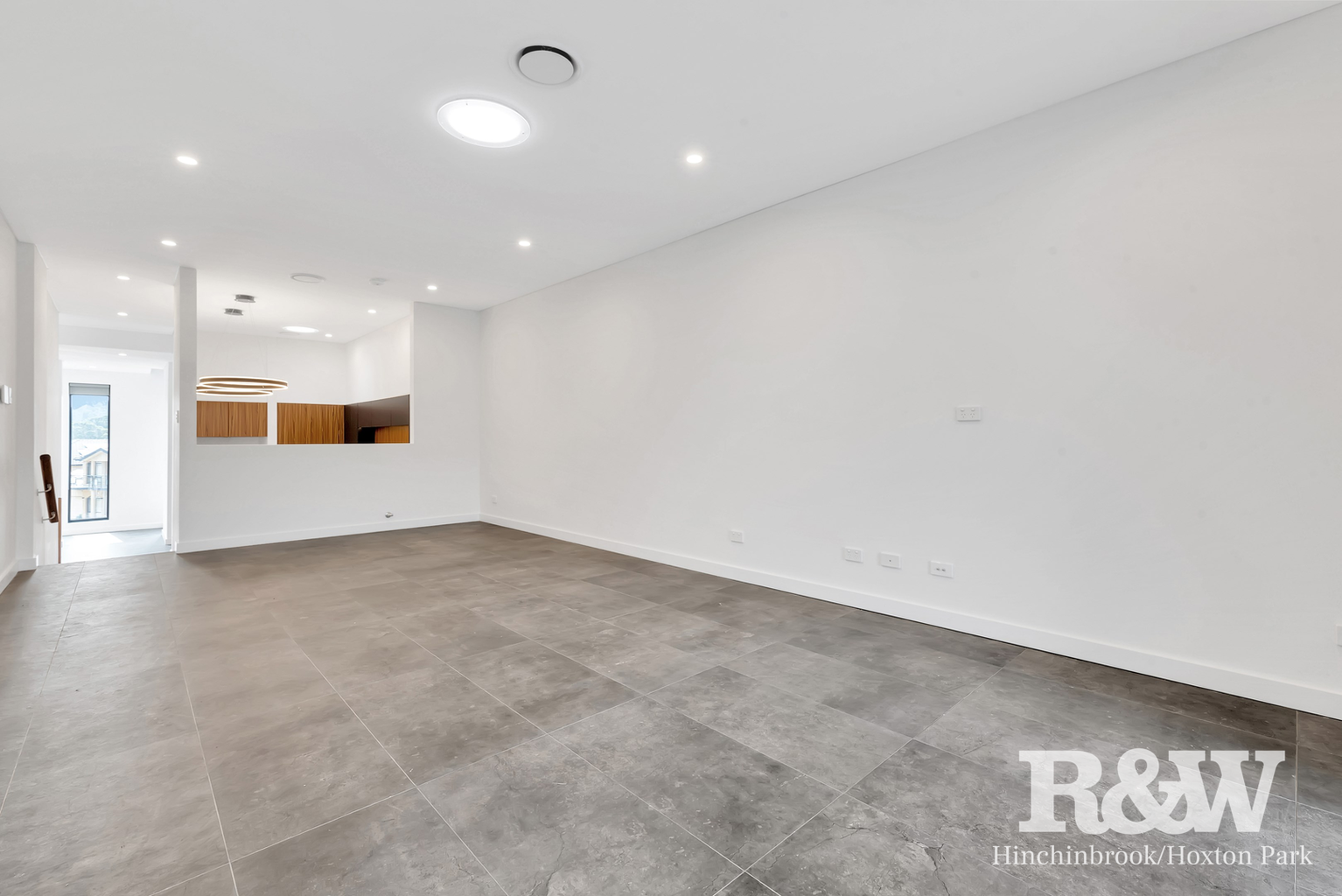 24 Kiernan Crescent Abbotsbury