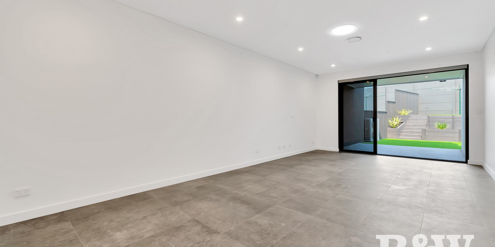 24 Kiernan Crescent Abbotsbury
