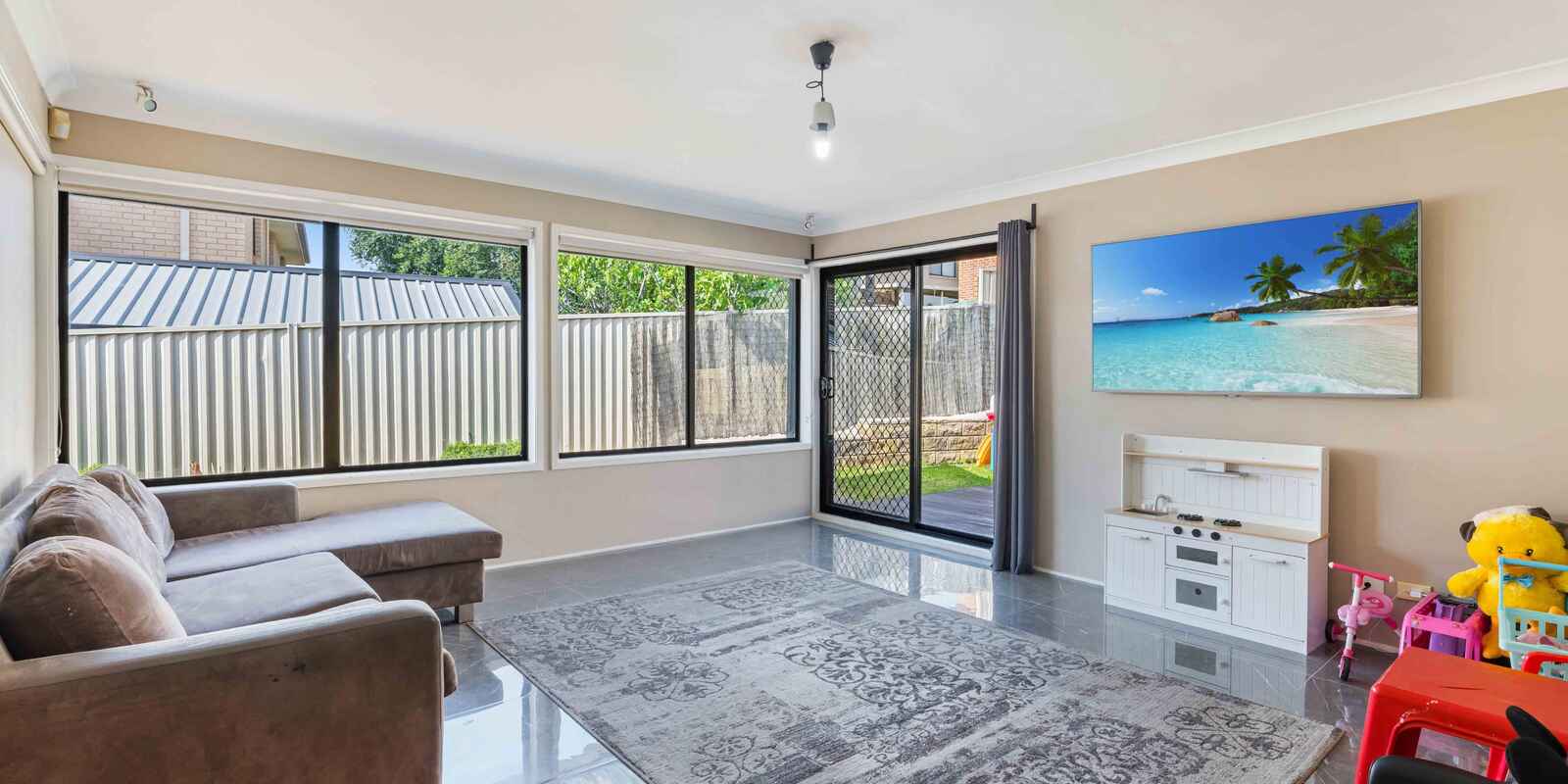 94 Greenway Drive West Hoxton 94 Greenway Drive West Hoxton