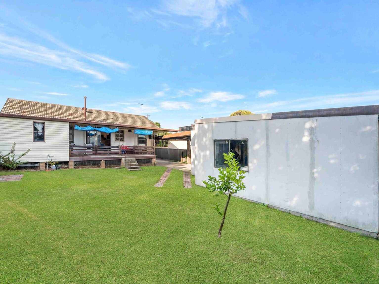 19 Guthega Crescent Heckenberg