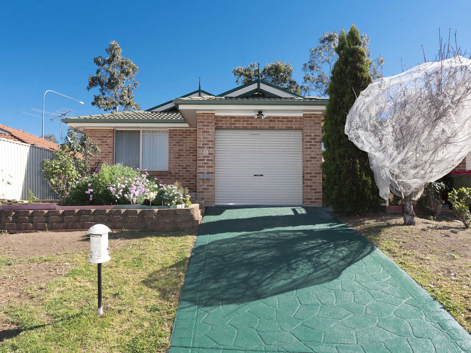 24 Tingha Close Hinchinbrook