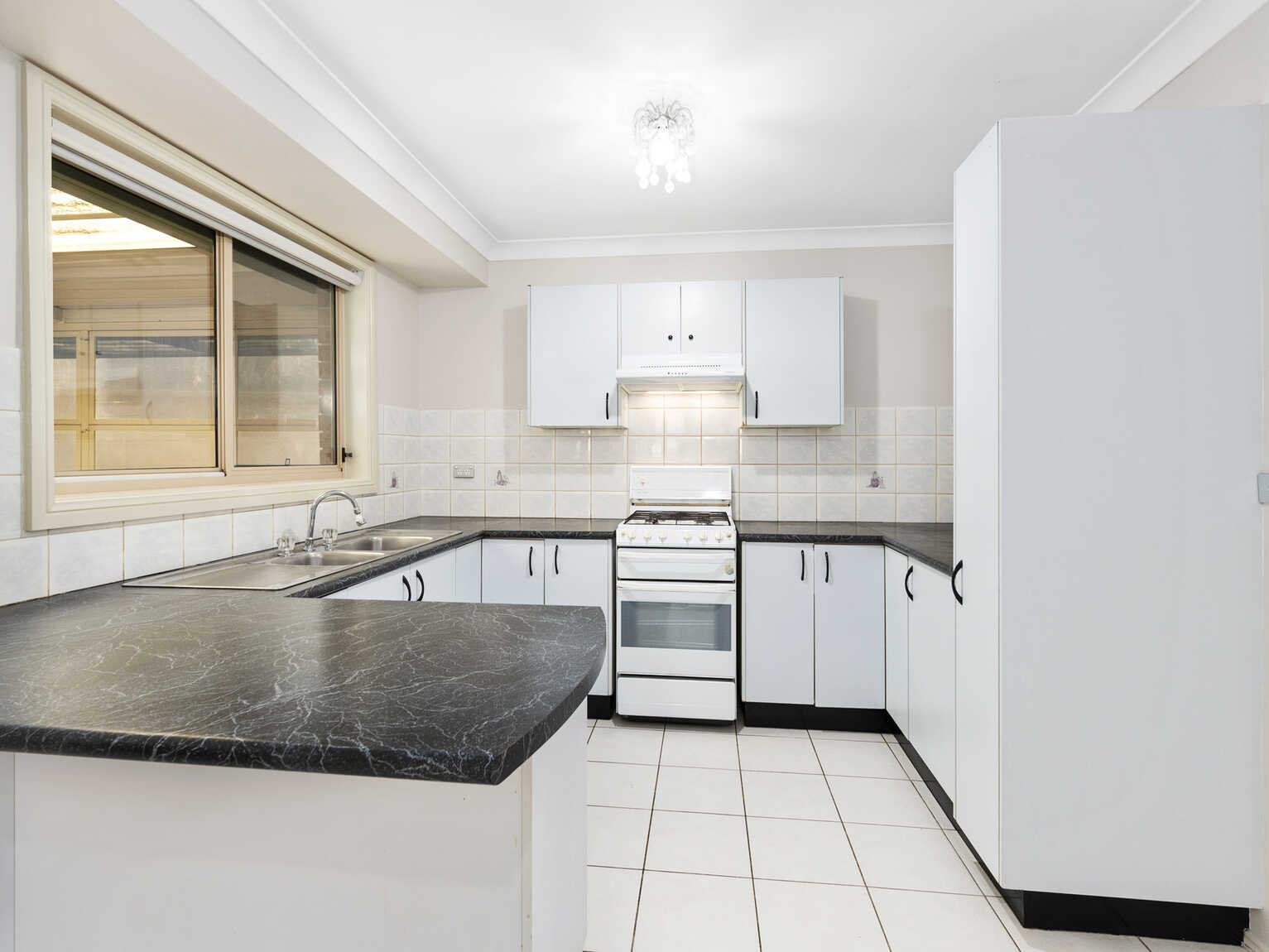 24 Tingha Close Hinchinbrook