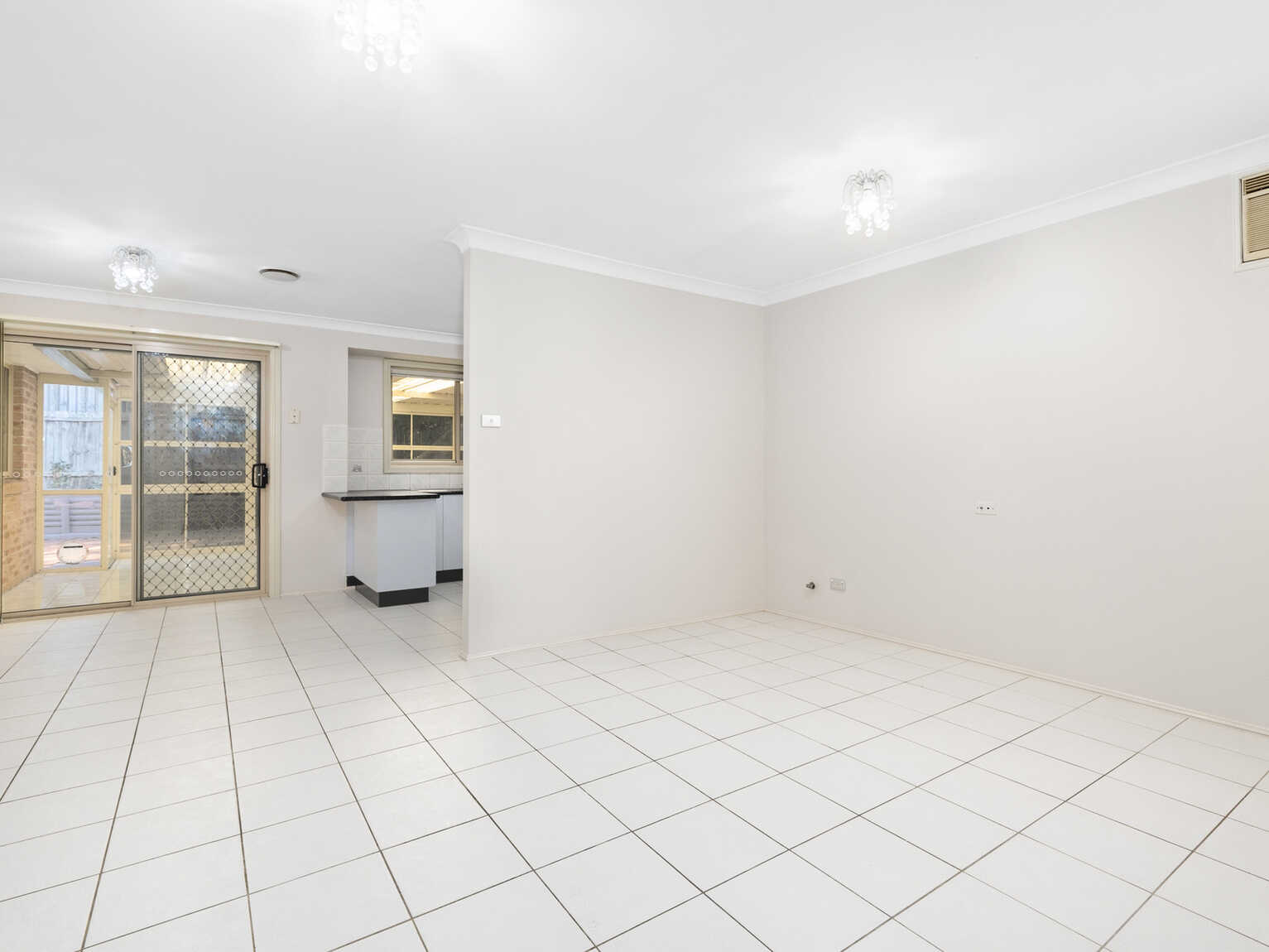 24 Tingha Close Hinchinbrook