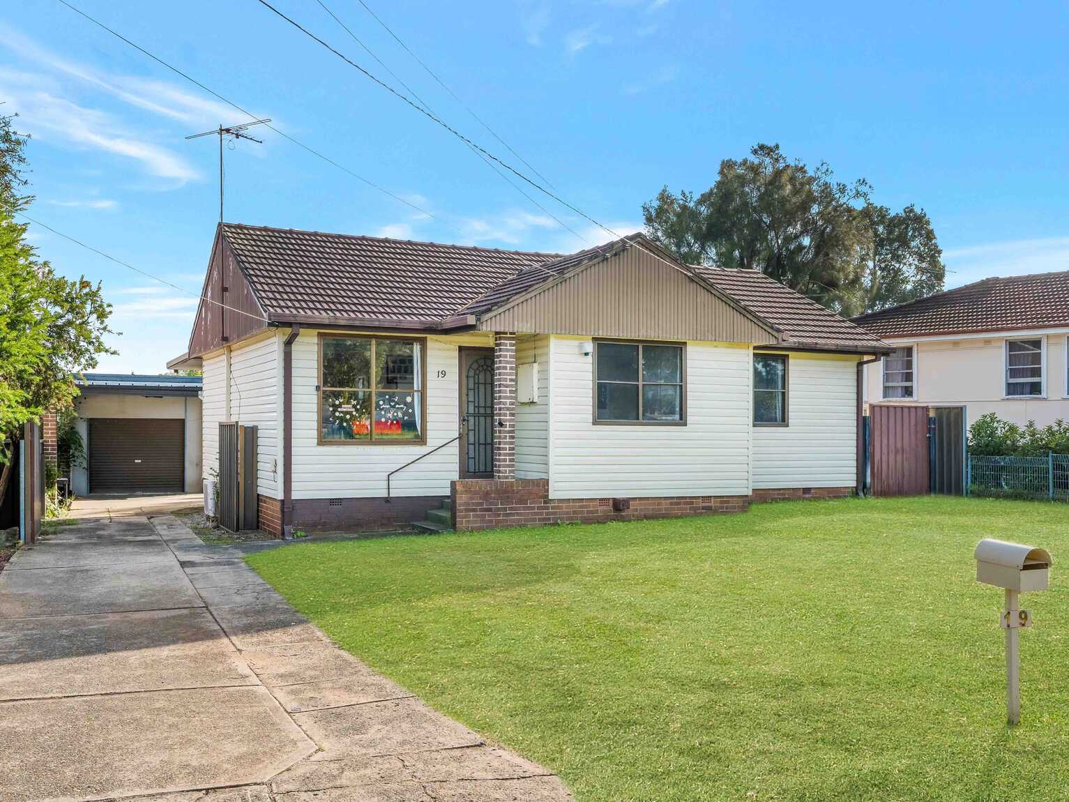 19 Guthega Crescent Heckenberg