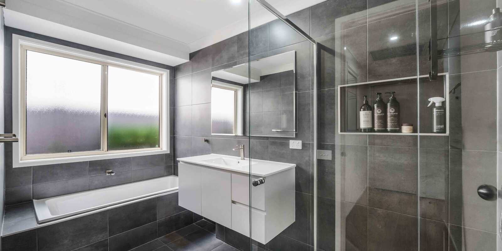 5 Glendevie Street West Hoxton 5 Glendevie Street West Hoxton