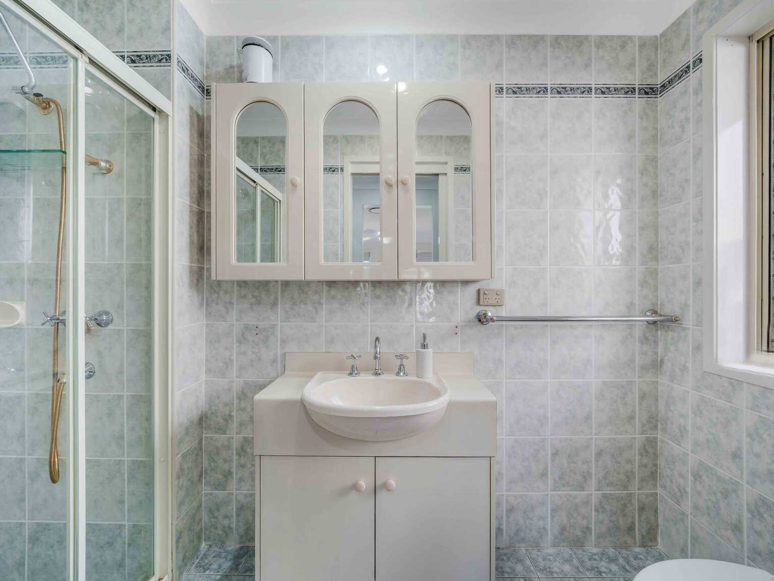 5 Glendevie Street West Hoxton 5 Glendevie Street West Hoxton