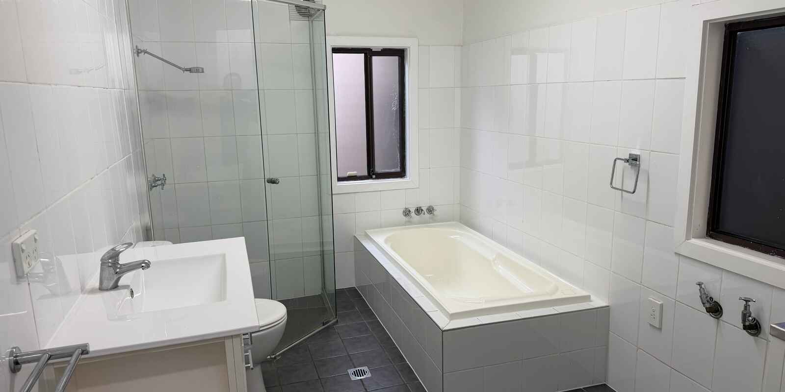 443 Hoxton Park Rd Hinchinbrook