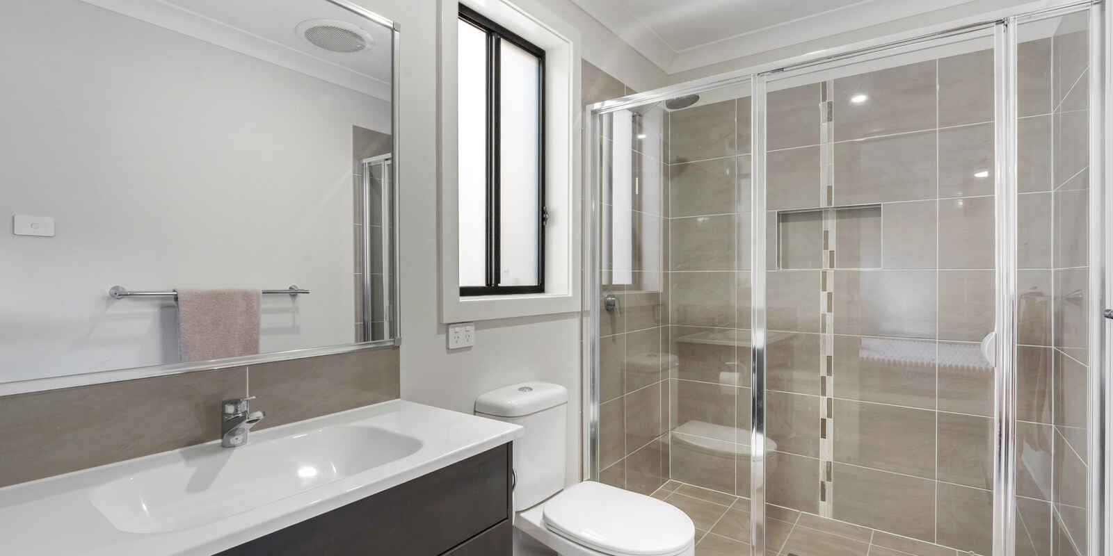 16 Cortina Avenue Austral 16 Cortina Avenue Austral