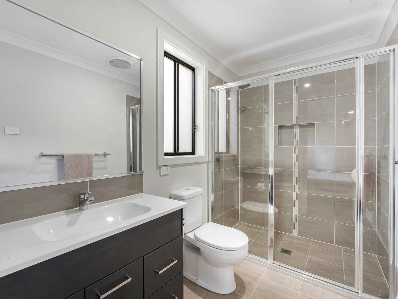 16 Cortina Avenue Austral 16 Cortina Avenue Austral