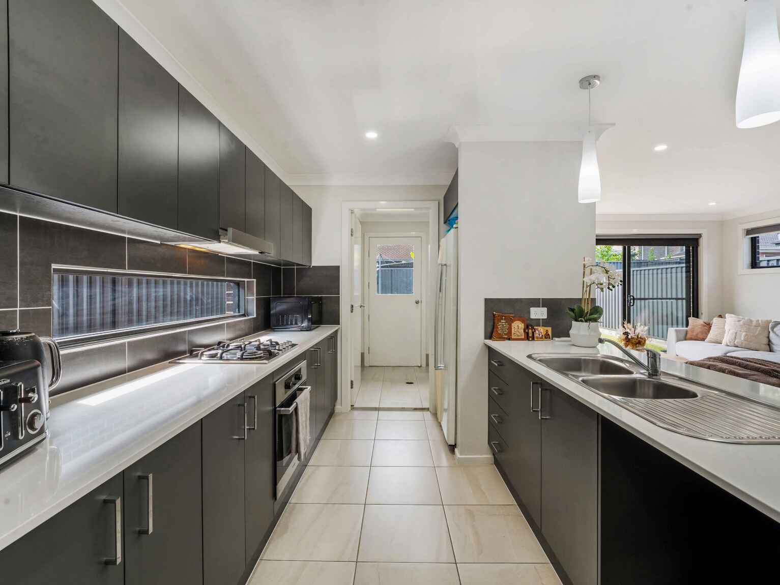 16 Cortina Avenue Austral 16 Cortina Avenue Austral