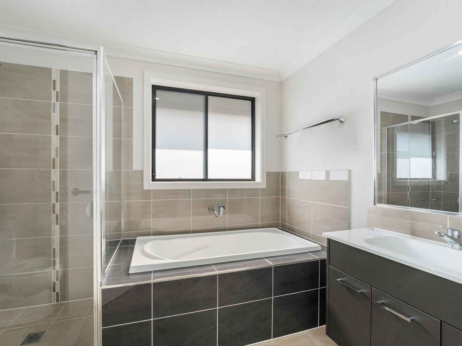 16 Cortina Avenue Austral 16 Cortina Avenue Austral