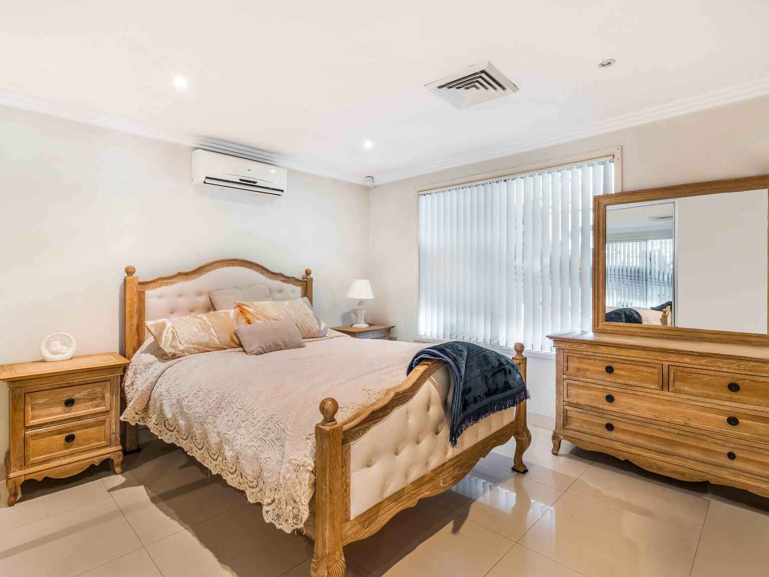 4 Charlotte Close Lurnea 4 Charlotte Close Lurnea